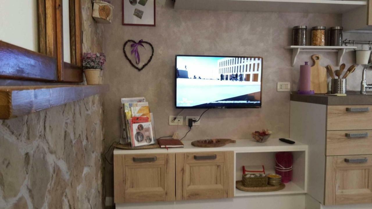 בלונו Casetta Next To The Creek Dino Buzzati מראה חיצוני תמונה